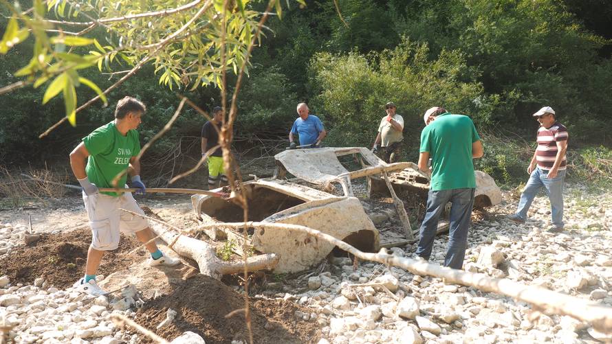 'Do sada smo iz prirode izvukli 16.000 automobilskih olupina'