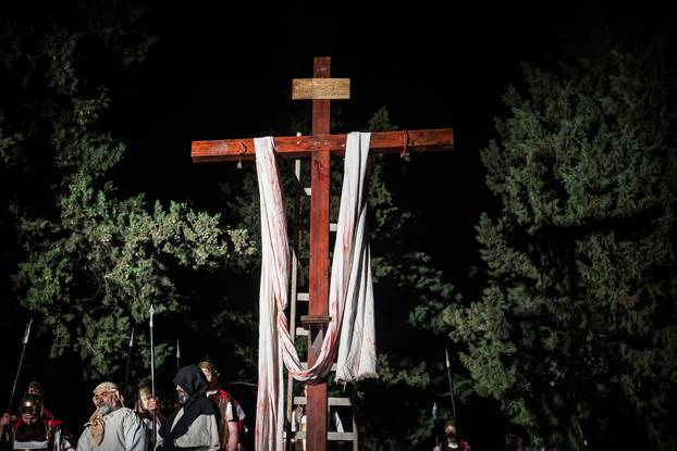 U Imotskom na Cvjetnicu uprizorena „Imotska Muka“, scenski prikaz Muke Gospodina našega Isusa Krista 