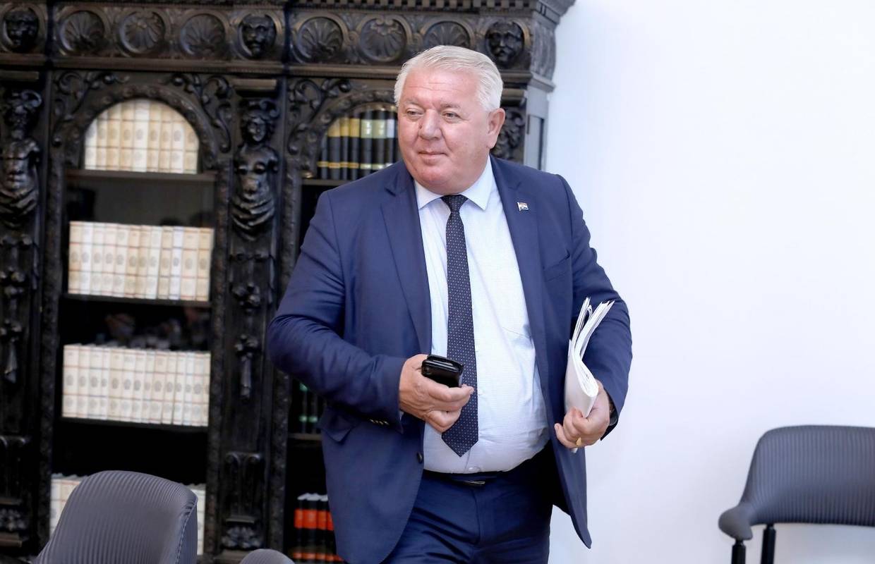 'Pričekajmo DORH, ali ako je Pupovac kriv, neka i odgovora'
