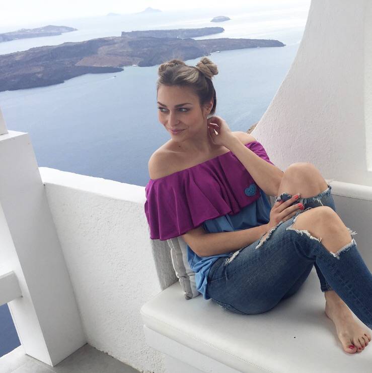 Posao i zadovoljstvo: Sonja Kovač uživa na Santoriniju
