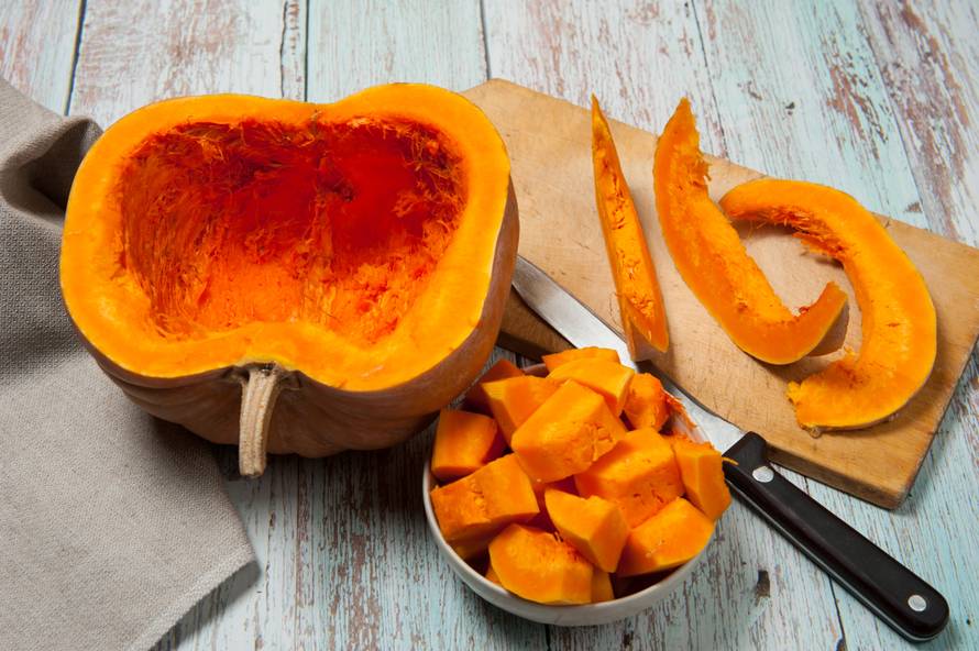 Super trik kako izabrati dobru bundevu i narezati je što lakše