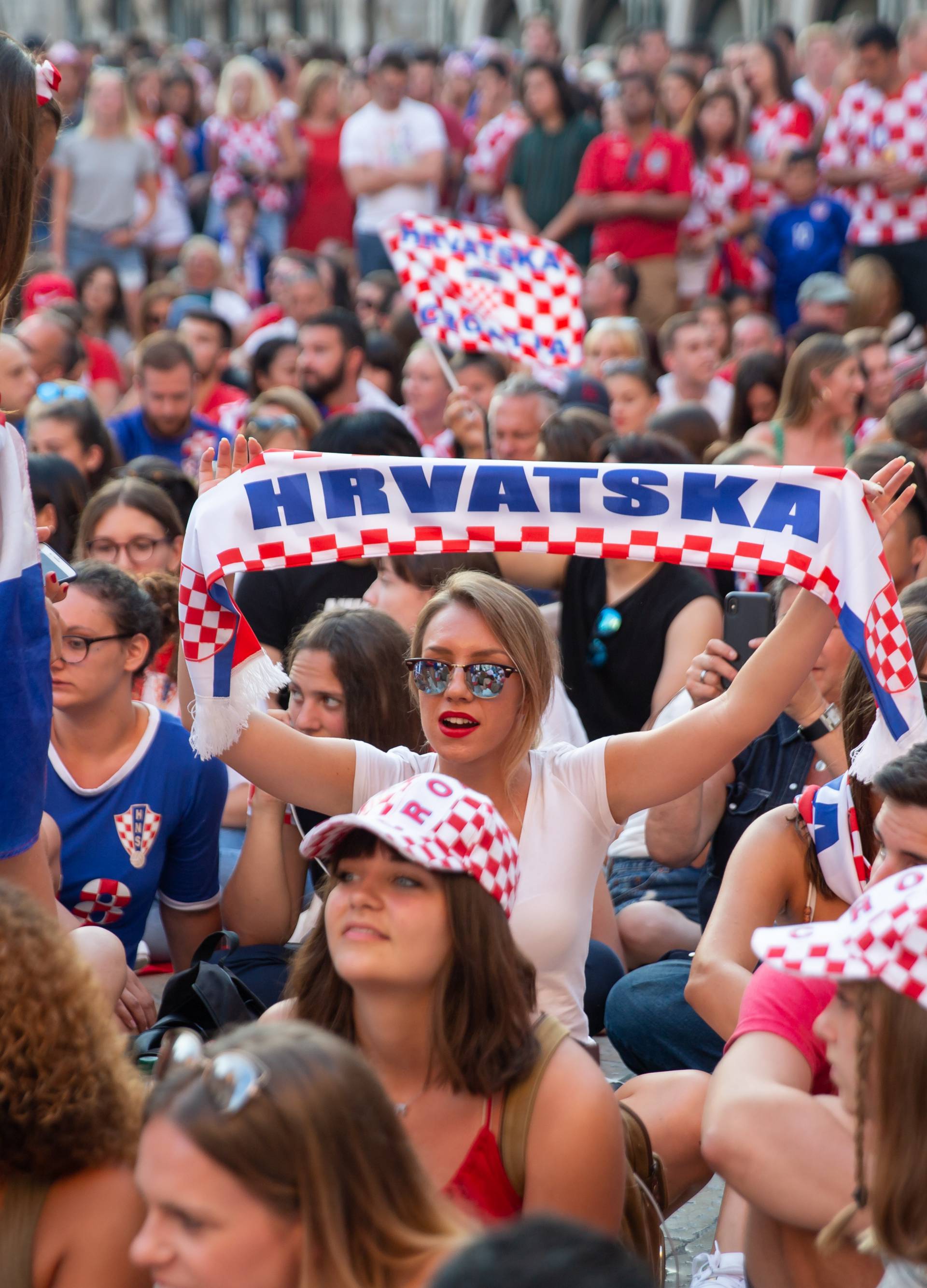 Hrvatska je u finalu SP-a! Pogledajte slavlje u Dalmaciji