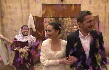 Zavidni Mustafa sazna da se sprema svadba Narin i Serdara