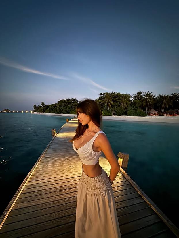 FOTO 'Nije lako imati velike grudi – žene su ljubomorne i ostavljaju zlobne komentare'