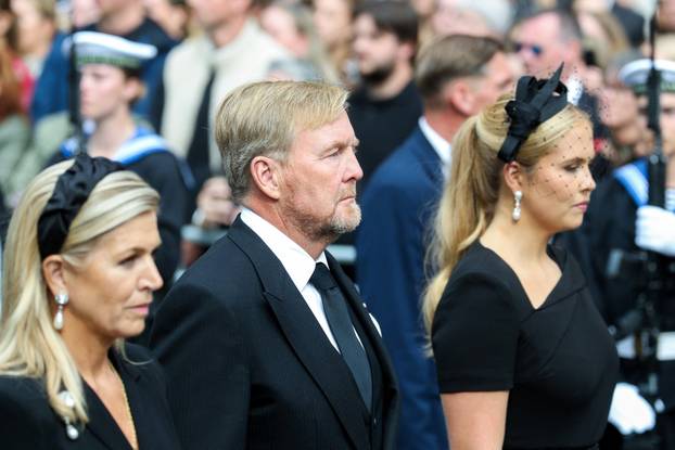 Norway lays King Harald to rest