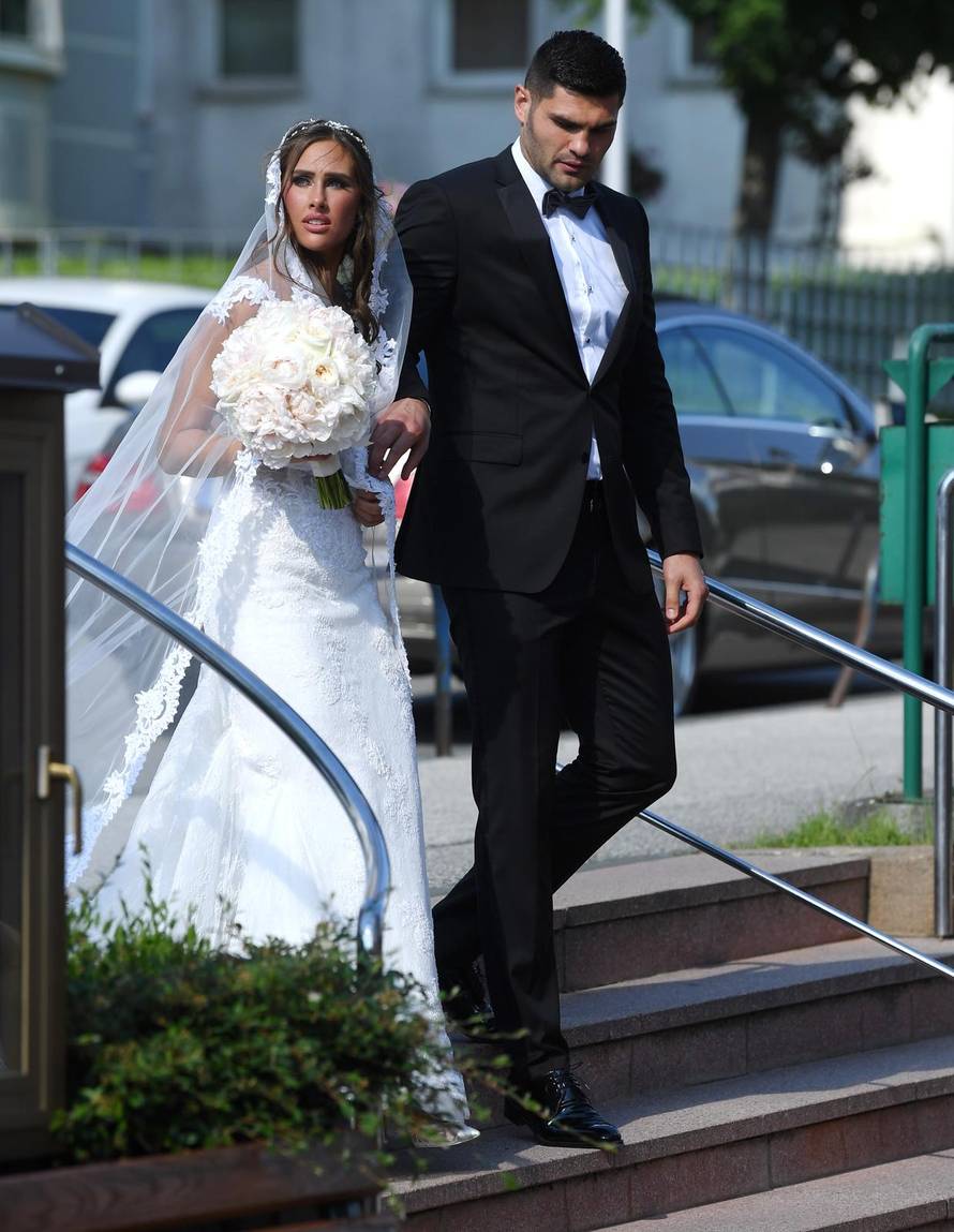 Vjenčanje boksača Filipa Hrgovića i Marinele Čaja u župi Svih svetih u Sesvetama