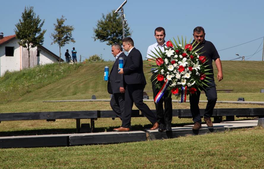 Hrvatska Kostajnica: ObiljeÅ¾avanje 28. obljetnice pogibije ratnog reportera Gordana Lederera