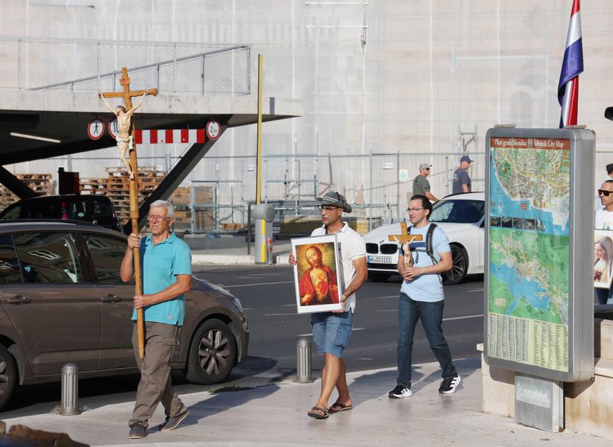Šibenik: Molitelji na gradskim trgovima prve subote u mjesecu