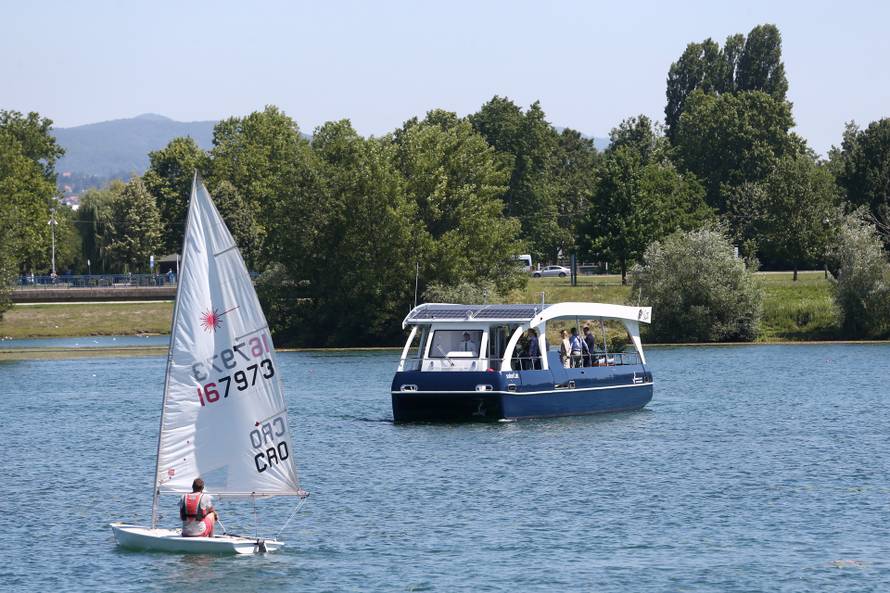 Zagreb: Predsjednik Republike sudjelovao je  na predstavljanju broda "solarCat"