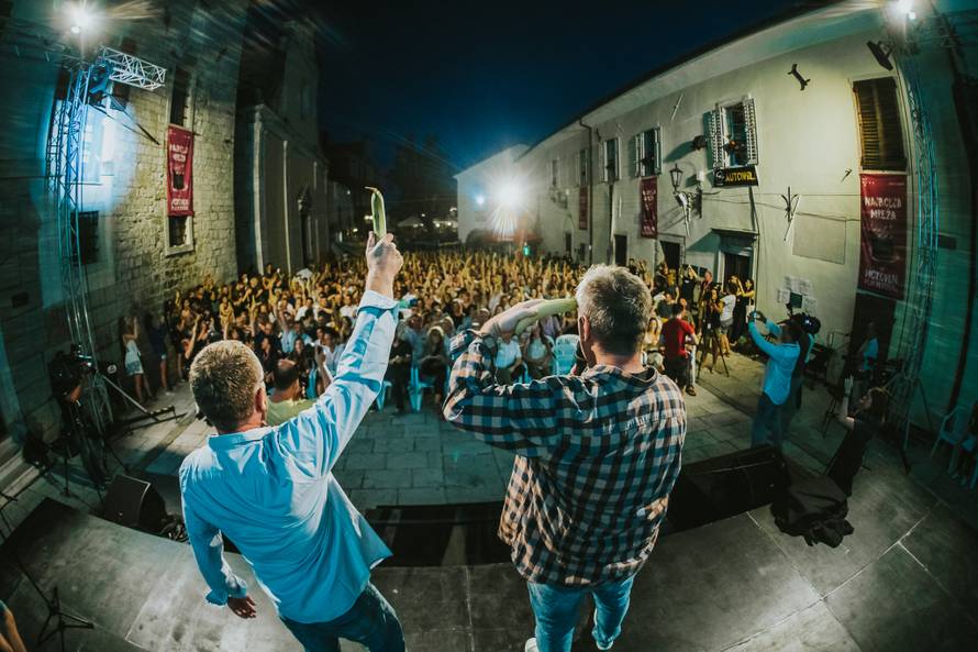 Uz zdravicu bananama započeo je 22. Motovun Film Festival...