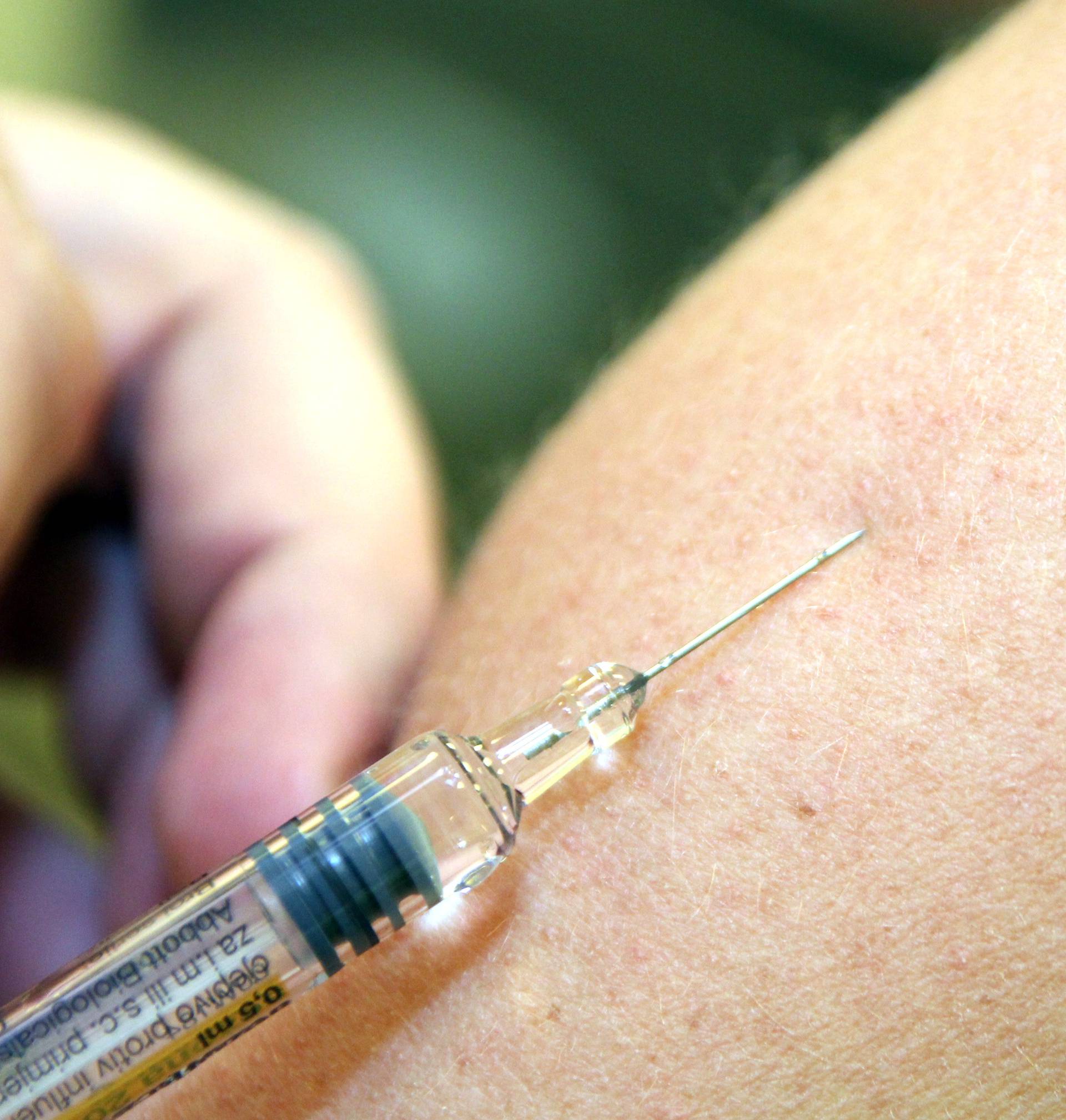 Osigurali 320.000 doza,  kreće cijepljenje protiv virusa gripe