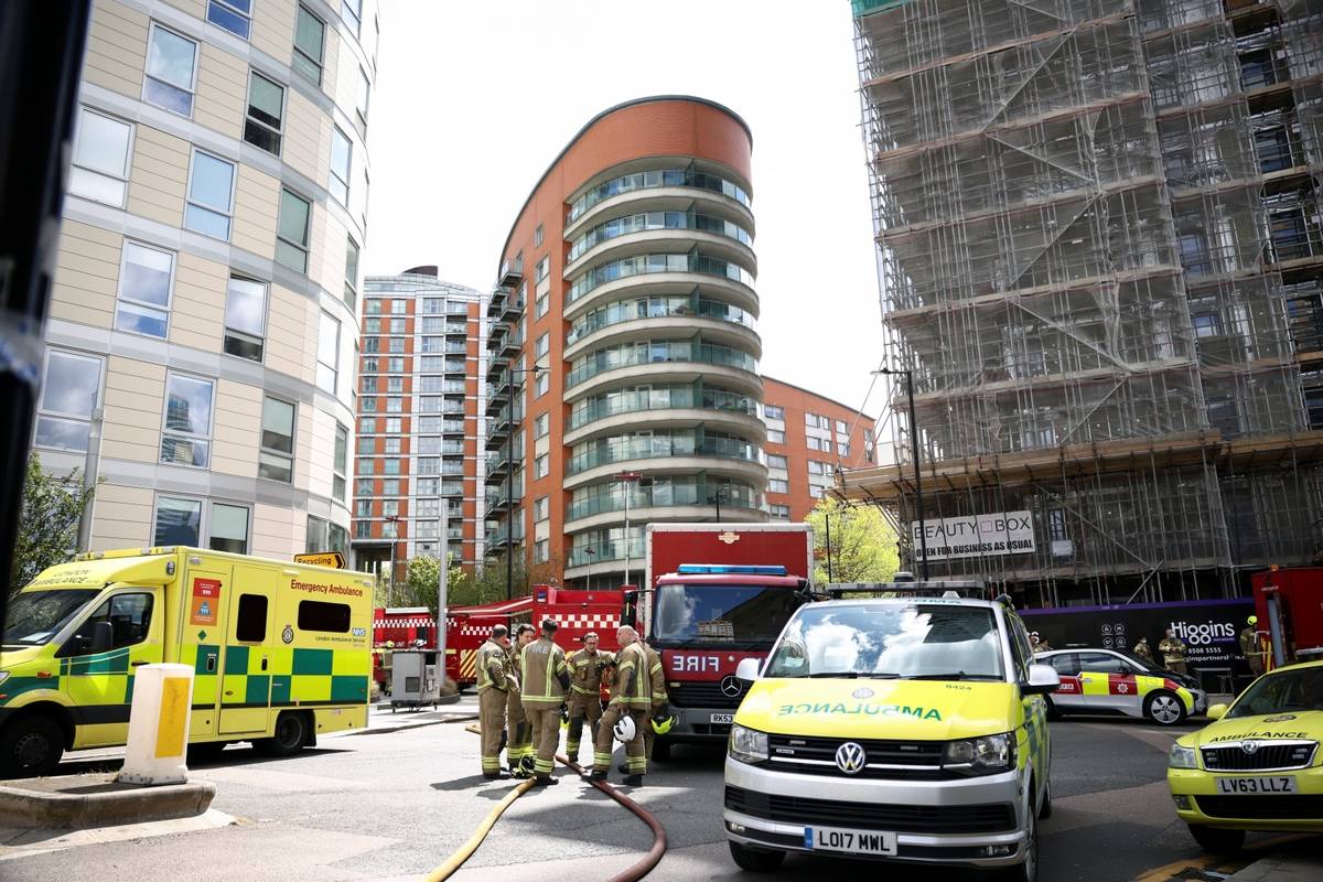 Kaos u Londonu: Veliki požar guta neboder od 19 katova