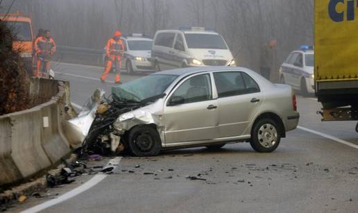 U lančanom sudaru ozlijeđeno 6 ljudi, nisu životno ugroženi