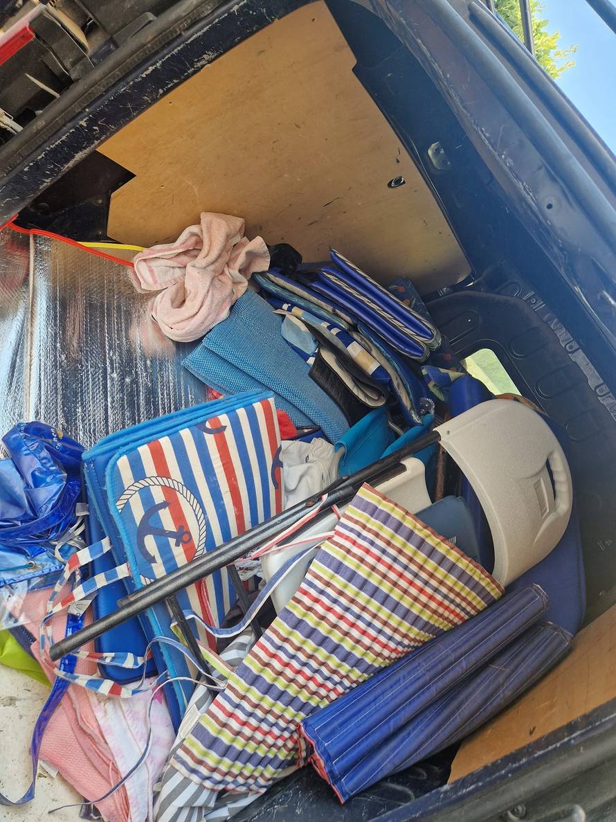 Rezervirate li ručnicima najbolja mjesta u hladu na plažama?