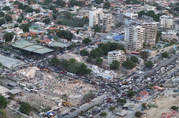 Aftermath of earthquakes in La Guaira