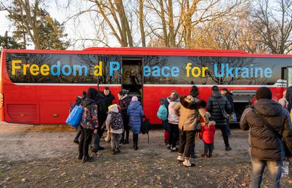 Autobusi s nekoliko tisuća civila napustili ukrajinski grad Sumi