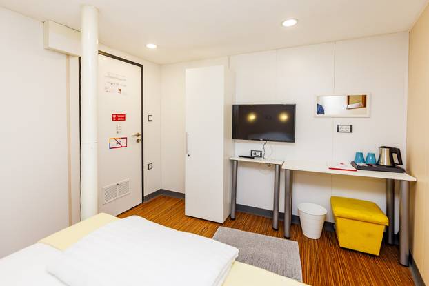 FOTO Zavirite u prvi brod-hotel u Hrvatskoj: Noćenje na ovom brodu u Rijeci ima posebnu čar