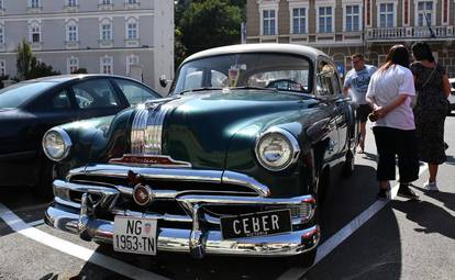 FOTO Oldtimer susret u Požegi