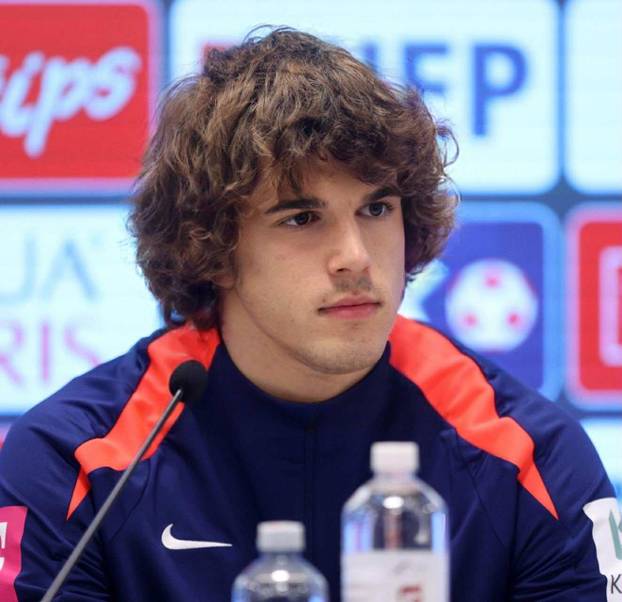 Pogledajte Gvardiola i 'vatrene' s legendarnim fudbalerkama!