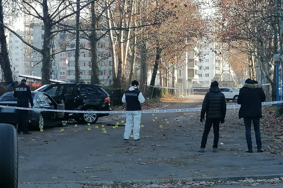 Muškarca i ženu napali puškom i pištoljem dok su čekali policiju