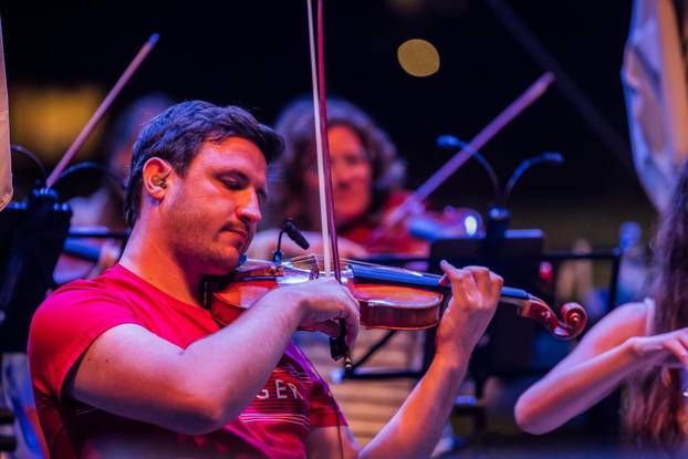 Vela Luka: Generalna proba koncerta Trag u Beskraju