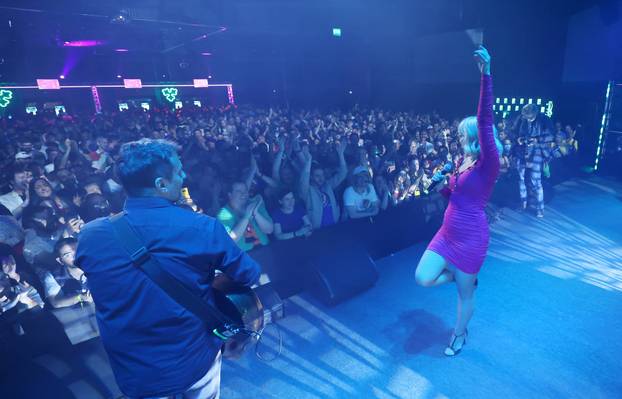 Malmo: Tajči nastupila u popularnom gradskom klubu u haljini u kojoj je nastupila na Euroviziji prije 34 godine