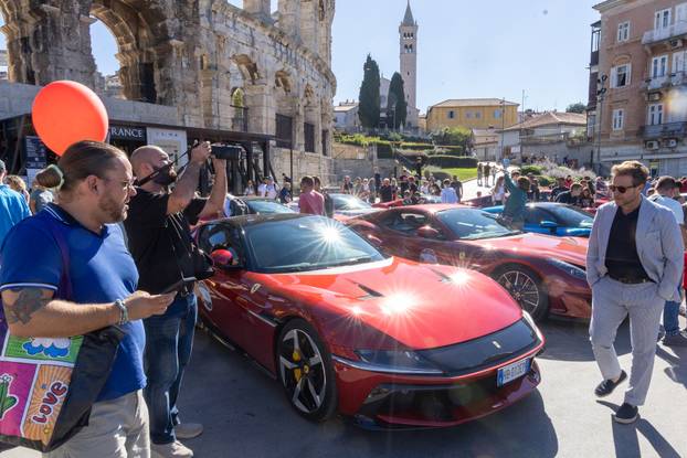 Pula: Ferrari vozila ispred pulske Arene