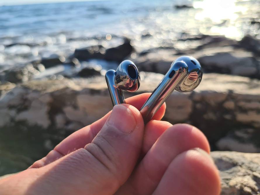 Isprobali smo nove Huawei FreeBuds 4: Slušalice za uživanje u glazbi bez ometanja
