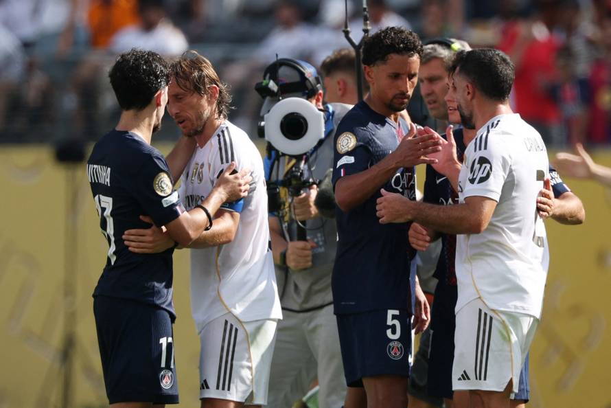 FIFA Club World Cup - Semi Final - Paris St Germain v Real Madrid