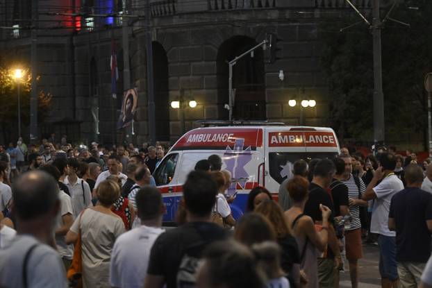 Beograd: Sukob građana i studenata s policijom tijekom prosvijeda