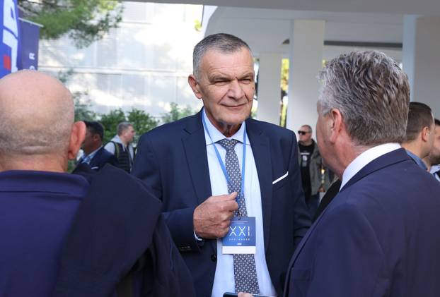 Šibenik: Nediljko Dujić došao na Opći sabor HDZ-a