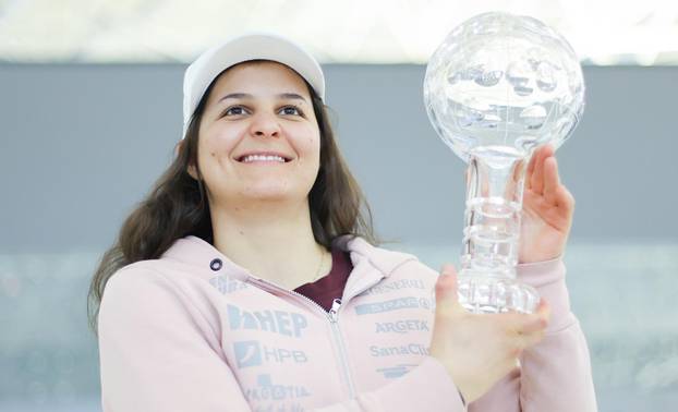 Dolazak Zrinke Ljutić iz SAD-a nakon osvajanja Malog kristalnog globusa