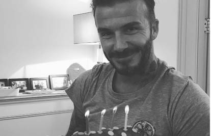 Beckham dirljivom fotografijom čestitao rođendan mami Sandri