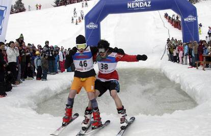 Švicarska: Održano skijanje na zamrznutom jezeru