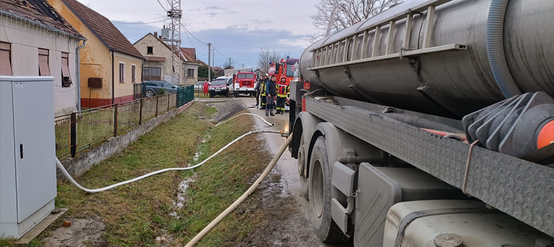 Izgorjela je kuća u Okešincu, mještani skupljaju pomoć za obitelj koja je ostala bez doma