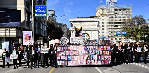 Skoplje. Prije početka suđenja za požar u diskoteci Pulse u Kočanima održan je prosvjed Marš anđela