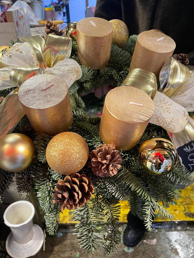 FOTO Pogledajte kakvih sve vjenčića ima po Zagrebu, neki 'dizajnerski' dođu i 400 eura