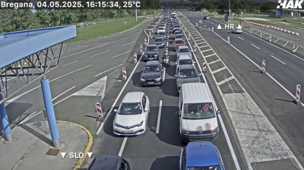 FOTO Kilometarske kolone i zastoji na autocestama. Na granicama višesatna čekanja