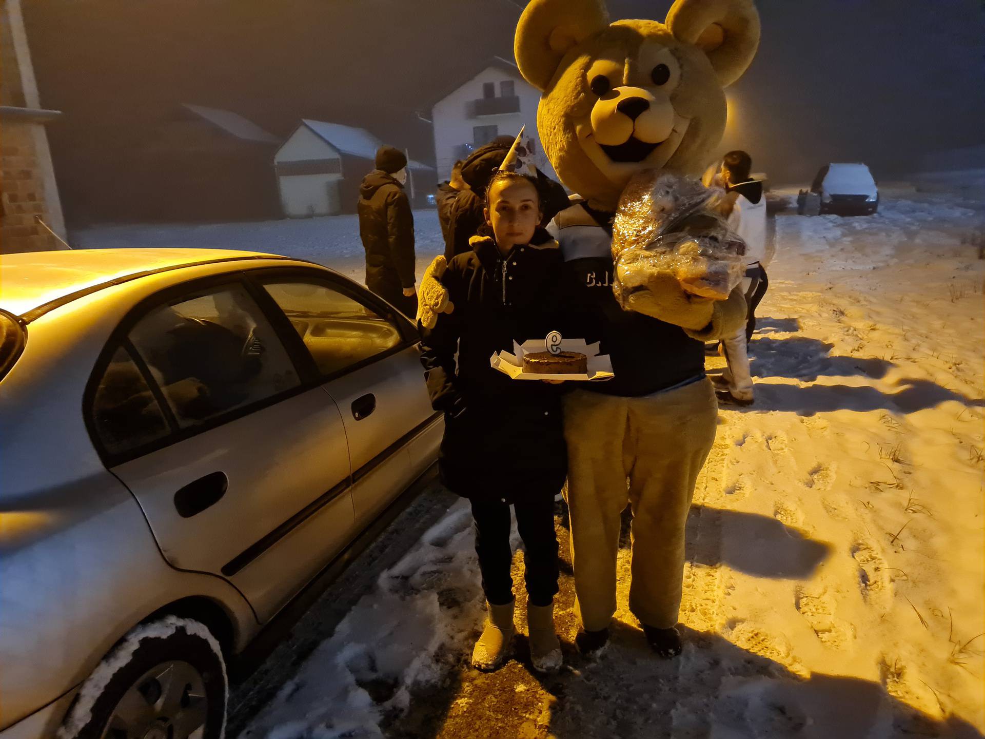 Party u kontejneru: Metalko je razveselio djecu na rođendanu