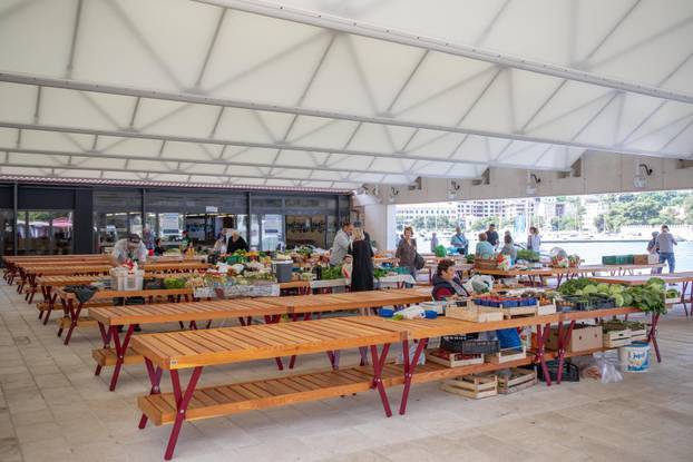 Cijena tre&scaron;anja u Dubrovniku kre&cacute;e se oko osam eura za kilogram