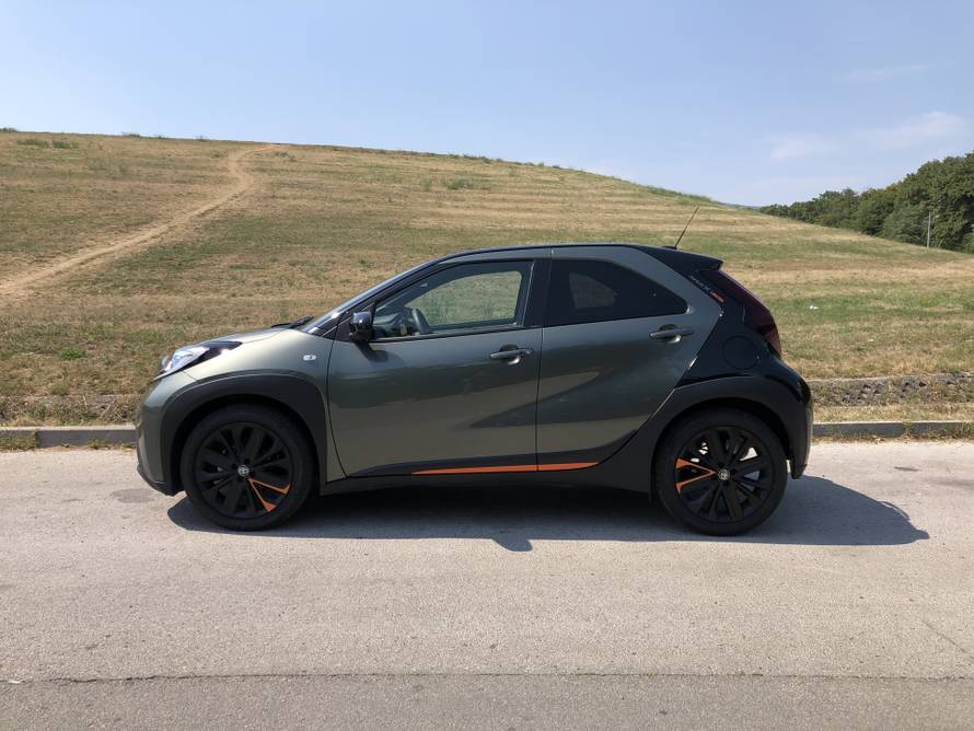 Toyota Aygo X: Zahvalan i vrlo jednostavan mali gradski auto koji je crossover samo izgledom
