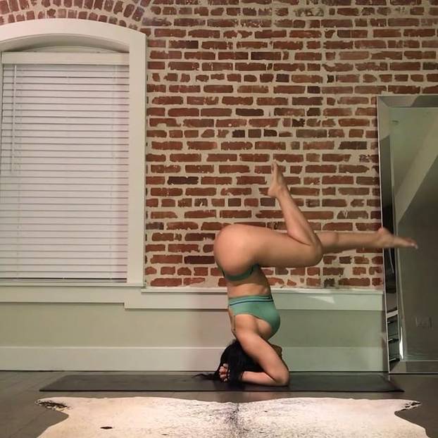 FOTO Evo zašto svi vole gledati dok Jessica vježba: 'Poze kakve ja radim  još niste vidjeli...'