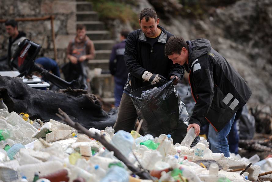 Naše plaže prije i poslije jakog juga: Guše se u smeću i plastici