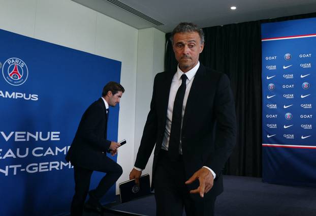 Paris St Germain unveil new coach Luis Enrique