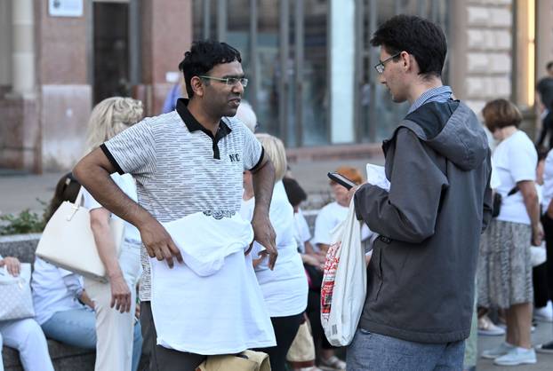 Zagreb: Mimohod sjećanja povodom 30. godišnjice genocida u Srebrenici