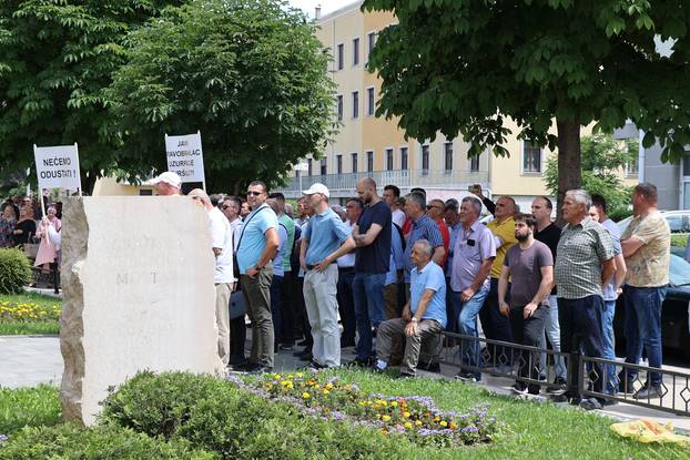 Mirni protest građana Mostara zbog nastavka građevinskih radova na lokalitetu Lakišića harema