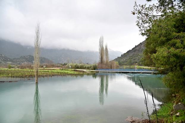 Vrgorac: Poplavljeno Polje jezero uslijed obilnih kiša