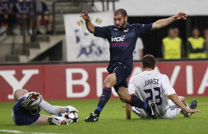 Maccabi lako Red Bullom, Lisandro Lopez zabio tri