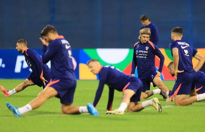 FOTO 'Vatreni' su odradili zadnji trening prije Škotske: Modrić i Dalić razgovarali su sa strane