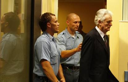 Nervozni Karadžić od suda je zatražio novu optužnicu
